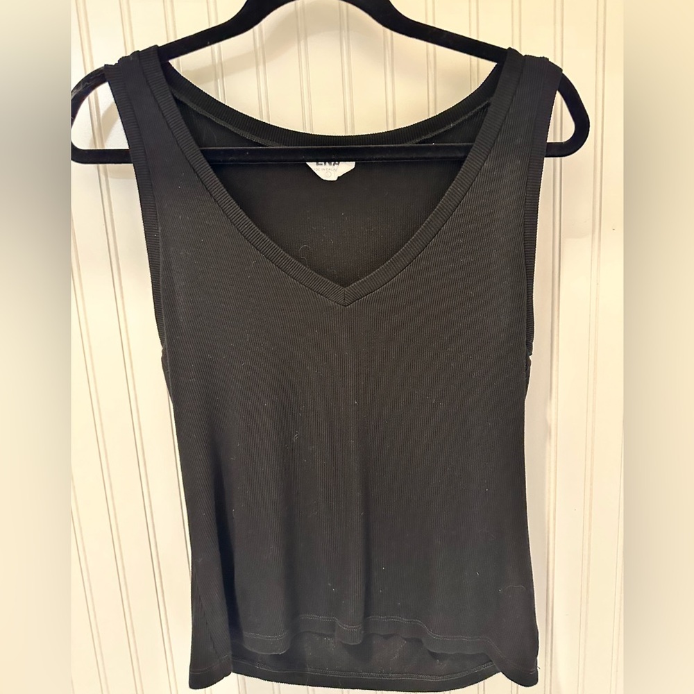 LNA tank ribbed V neck